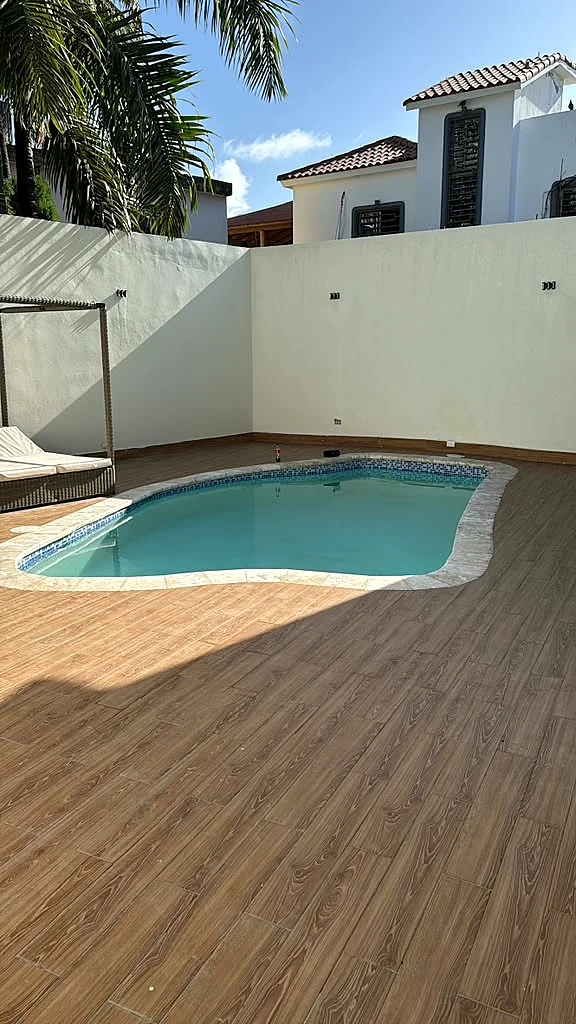 Complejo y piscina